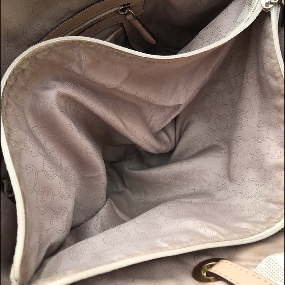 Authentic Michael Kors signature tote - Picture 8 of 13